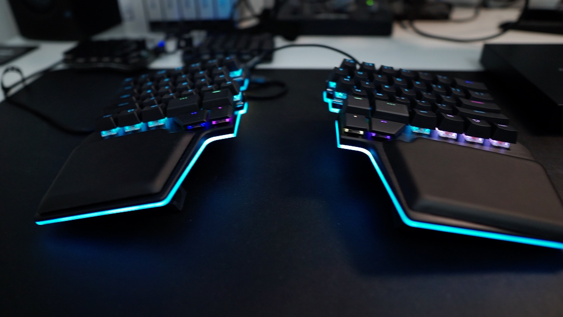 The Best Ergonomic Split Keyboards - Dygma