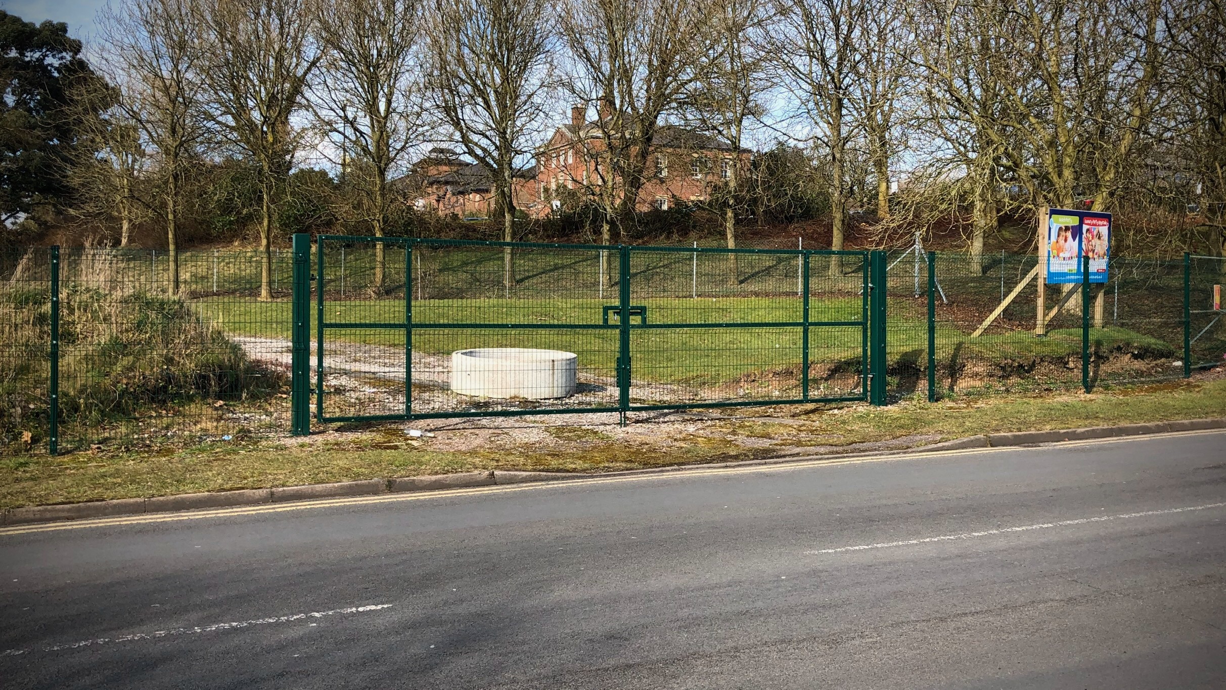 Fence showing where ring avulsion occurred