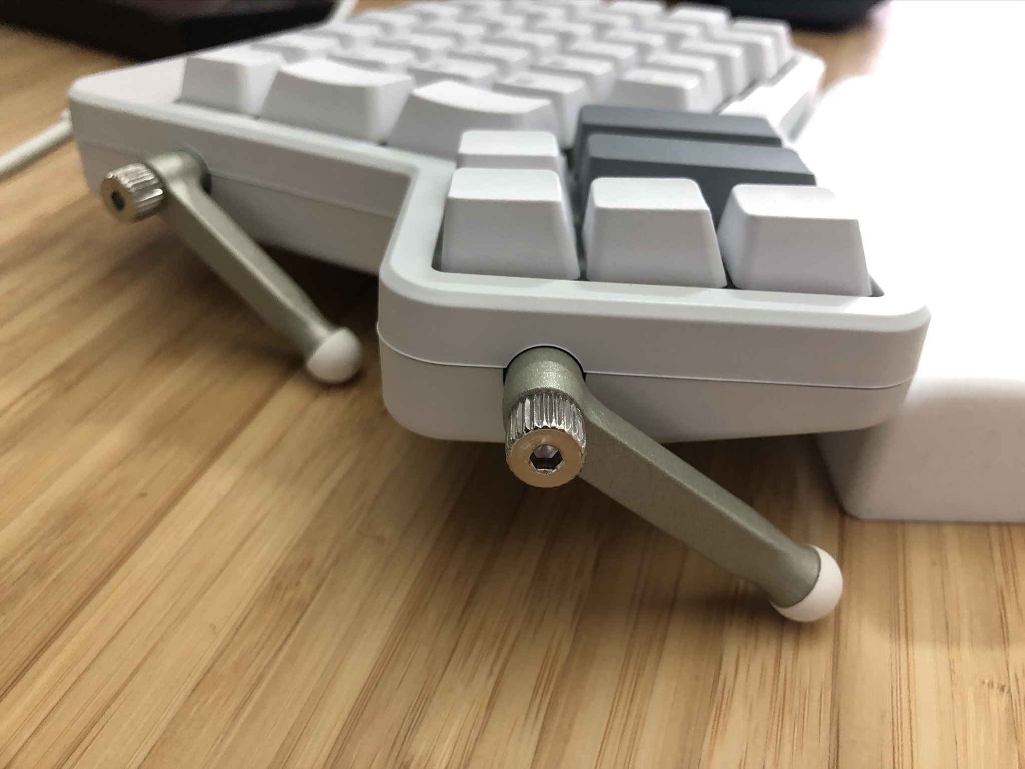 The tenting solution of the ErgoDox EZ